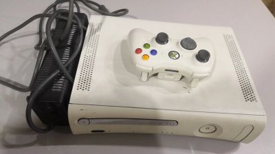 Лот: 16728024. Фото: 1. xBox 360 , прошит привод , исправен... Игровые приставки, консоли