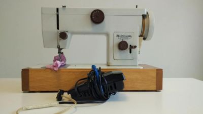 Лот: 8613140. Фото: 1. Швейная машинка Чайка 134. Швейная, вязальная