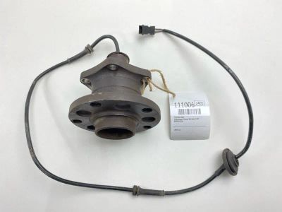 Лот: 25318702. Фото: 1. Ступица Volkswagen Passat 1997... Двигатель и элементы двигателя