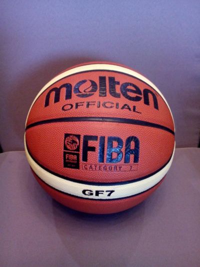 Лот: 7450678. Фото: 1. мяч баскетбольный molten GF7. Мячи, ракетки, шайбы, клюшки