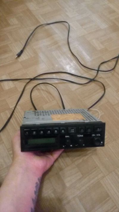 Лот: 11437722. Фото: 1. Hitachi радиоприёмник с подключеным... Автомагнитолы