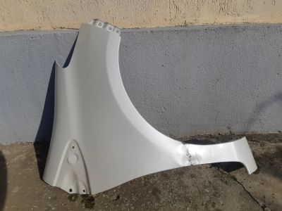 Лот: 12585833. Фото: 1. крыло переднее правое Toyota Vitz... Кузов