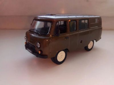 Лот: 9038885. Фото: 1. УАЗ-3909 Хаки 1:43 Автолегенды... Автомоделизм