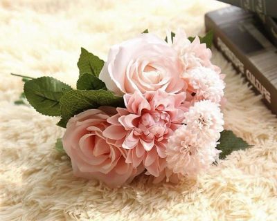 Лот: 10501780. Фото: 1. Букет из роз, георгин и хризантем... Искусственные и сувенирные цветы