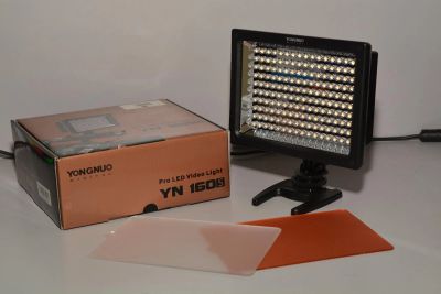 Лот: 7291207. Фото: 1. Светодиодный видеосвет Yongnuo... Вспышки, осветители, рассеиватели