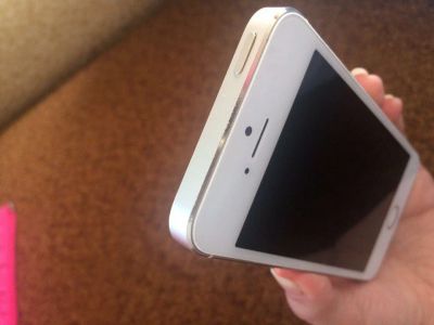 Лот: 9548389. Фото: 1. iphone 5s gold,16gb. Смартфоны