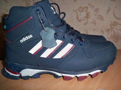 Лот: 3258152. Фото: 1. новые зимние кроссовки "Adidas... Кеды, кроссовки, слипоны