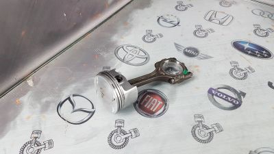 Лот: 23587521. Фото: 1. Поршень с шатуном Mitsubishi Lancer... Двигатель и элементы двигателя