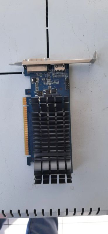 Лот: 19331658. Фото: 1. Видеокарта asus EN210!. Видеокарты