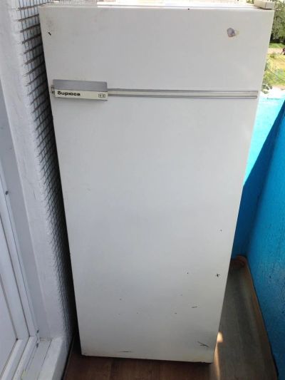 Лот: 3182639. Фото: 1. Холдильник Бирюса. Холодильники, морозильные камеры
