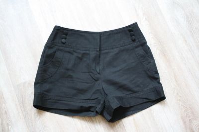 Лот: 5799451. Фото: 1. Шорты черные Dorothy Perkins. Брюки, шорты