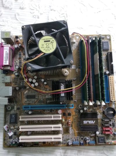Лот: 14356530. Фото: 1. Мать + память + проц lga775. Материнские платы