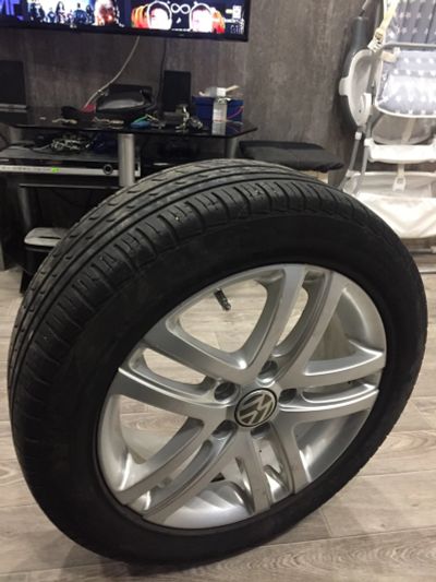 Лот: 17389674. Фото: 1. Комплект летних колёс Volkswagen... Шины на дисках