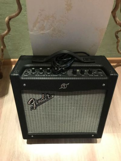 Лот: 9954380. Фото: 1. Комбоусилитель Fender Mustang... Аксессуары, комплектующие