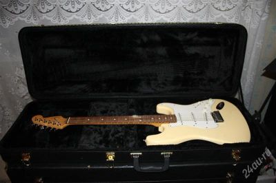 Лот: 1851603. Фото: 1. Fender Standard Stratocaster... Гитары
