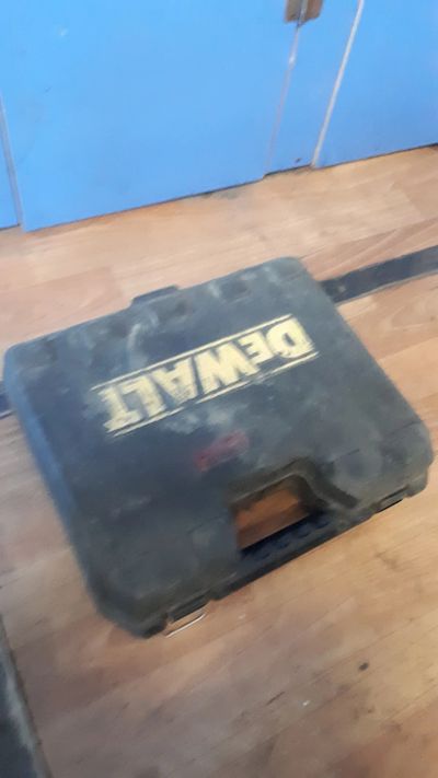 Лот: 18900620. Фото: 1. Шуруповерт dewalt. Электроинструмент