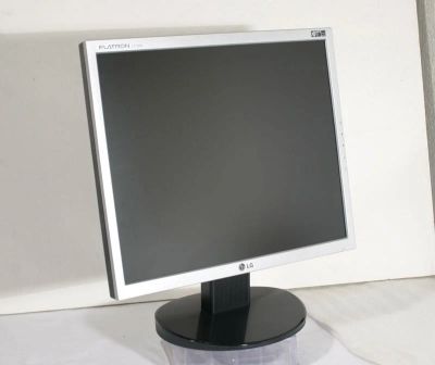 Лот: 3348672. Фото: 1. ЖК-монитор LG l1753s разрешение... ЖК-мониторы