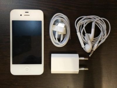 Лот: 8519784. Фото: 1. iPhone 4s White 8Gb Близко к идеальному... Смартфоны