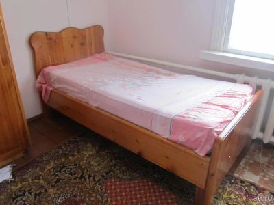 Лот: 8482974. Фото: 1. кровать полутороспальная деревянная... Кровати
