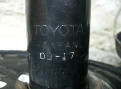 Лот: 9607754. Фото: 1. Стойки передние Toyota corolla... Ходовая, подвеска, рулевое управление