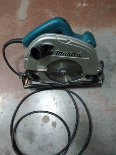 Лот: 16954316. Фото: 1. Циркулярная пила Makita 5704r... Электроинструмент