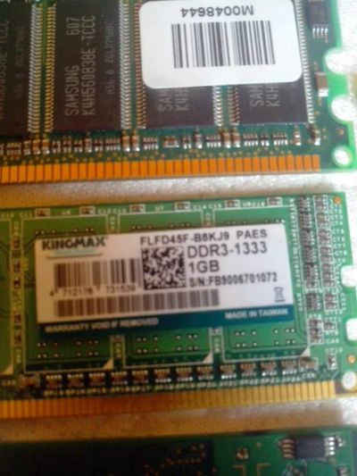 Лот: 6356838. Фото: 1. Продам память DDR 3 1 гб. Оперативная память
