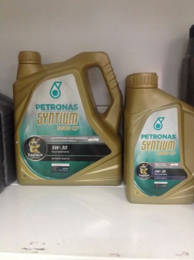 Лот: 15528765. Фото: 1. Моторное масло Petronas Syntium... Масла, жидкости