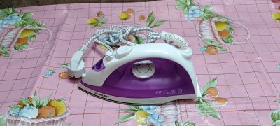 Лот: 21732665. Фото: 1. Утюг. Утюги, парогенераторы, отпариватели