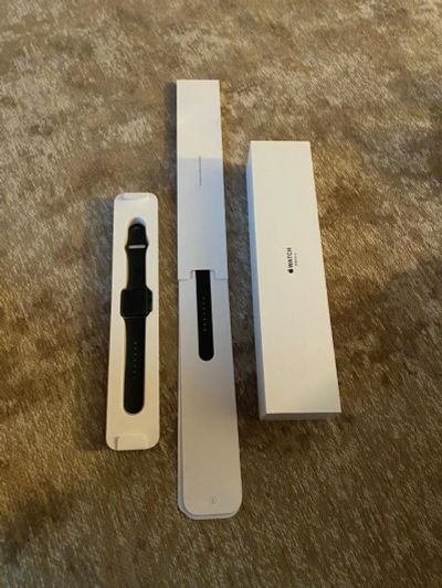 Лот: 15225898. Фото: 1. Часы Apple Watch 3 Series 38mm... Смарт-часы, фитнес-браслеты, аксессуары