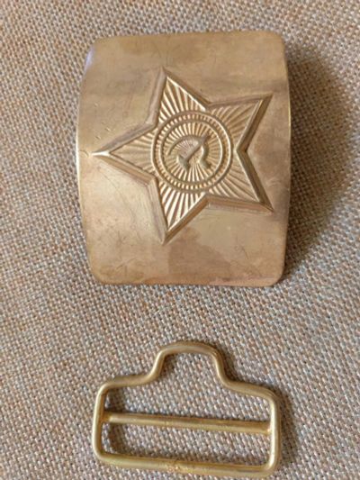 Лот: 22493151. Фото: 1. Пряжка военного ремня СССР латунь. Обмундирование