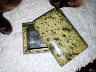 Лот: 10529315. Фото: 1. Шкатулка из камня змеевик. Шкатулки