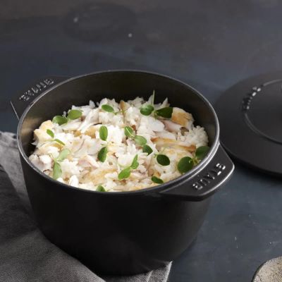 Лот: 24959115. Фото: 1. Кокот для риса Staub 1,5л, черный. Кастрюли