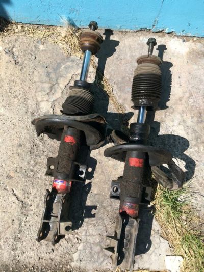 Лот: 13926573. Фото: 1. Стойки передние на Volvo S60... Ходовая, подвеска, рулевое управление