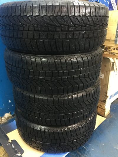 Лот: 19477737. Фото: 1. 215/50/17 Новый Hankook Winter... Шины