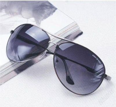 Лот: 998549. Фото: 1. Солнцезащитные очки Armani в темно-серой... Очки солнцезащитные