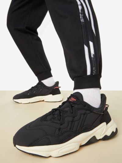 Лот: 24286345. Фото: 1. Кроссовки adidas Ozweego, Черный. Кеды, кроссовки, слипоны