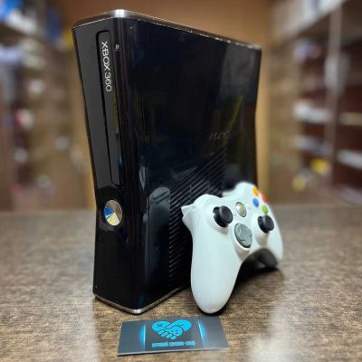 Лот: 17579474. Фото: 1. Xbox 360 S Slim 250gb Много игр... Игровые приставки, консоли