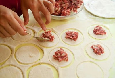 Лот: 5246941. Фото: 1. пельмешки домашние, ручной лепки... Полуфабрикаты