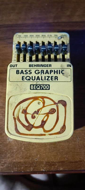 Лот: 25046244. Фото: 1. Behringer bass graphic eq. Гитарные эффекты и комбоусилители