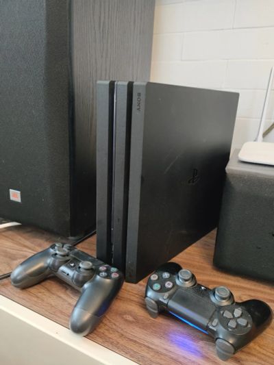Лот: 19399138. Фото: 1. PS4 PRO 1 Tb. Игры для консолей