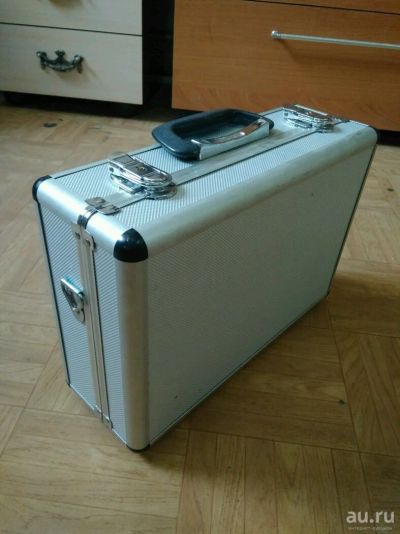 Лот: 13744732. Фото: 1. Алюминиевый чемоданчик. Чемоданы и сумки дорожные