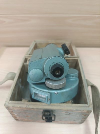 Лот: 25409768. Фото: 1. Нивелир оптический №23458 СССР. Лупы увеличительные