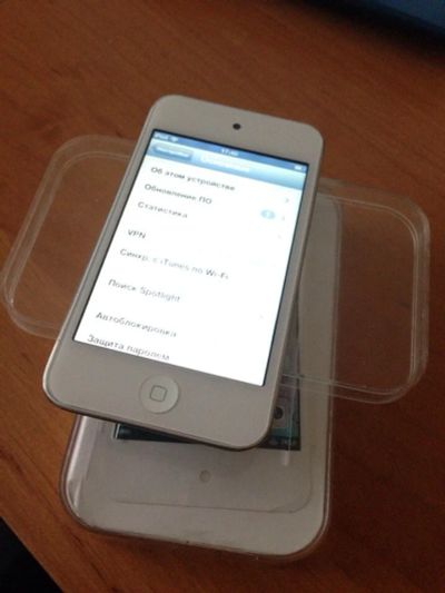 Лот: 3828762. Фото: 1. Ipod touch 4 8gb РСТ идеальное... Плееры