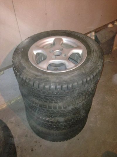 Лот: 3296156. Фото: 1. Зимняя резина Dunlop Winter шипы... Шины на дисках