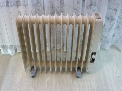 Лот: 21174254. Фото: 1. Масляный обогреватель Whirlpool... Обогреватели бытовые