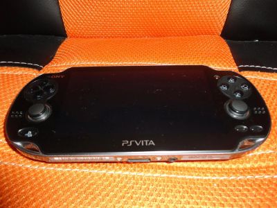 Лот: 3061833. Фото: 1. Ps vita 3G + Wifi + 3 игры + чехол... Игровые приставки, консоли