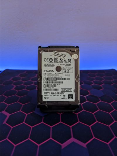 Лот: 25039568. Фото: 1. Жесткий диск 750Gb/2.5"/5400/Hitachi... Жёсткие диски (HDD)