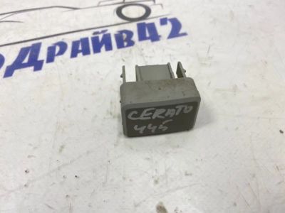 Лот: 21715269. Фото: 1. заглушка кнопки Kia Cerato LD. Двигатель и элементы двигателя