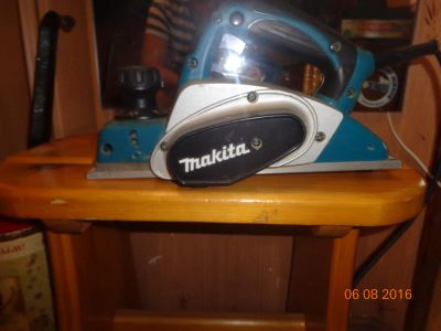 Лот: 7975483. Фото: 1. Рубанок электрический Makita KP0800. Электроинструмент