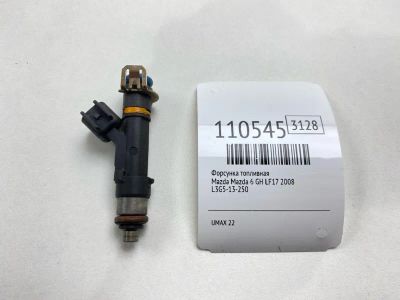 Лот: 25301532. Фото: 1. Форсунка топливная Mazda Mazda... Топливная система